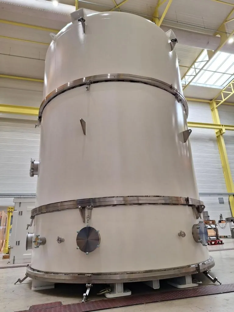Vacuum chamber amos